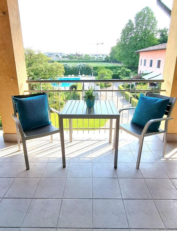 Dolce Blu Sirmione Apartamento Rivoltella del Garda Exterior foto