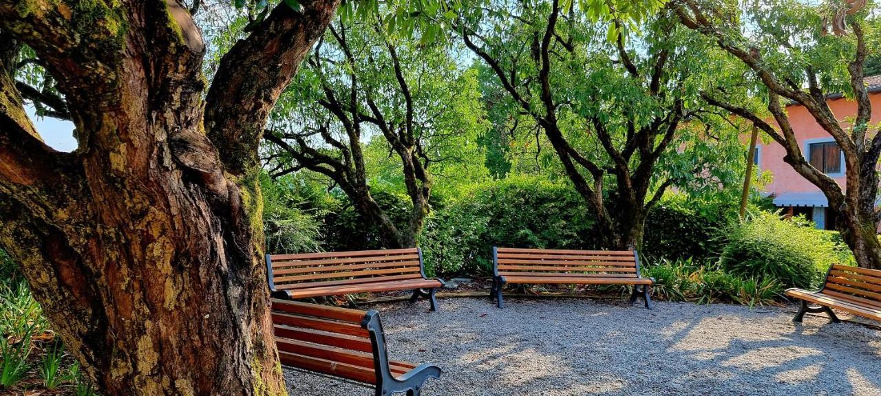 Dolce Blu Sirmione Apartamento Rivoltella del Garda Exterior foto