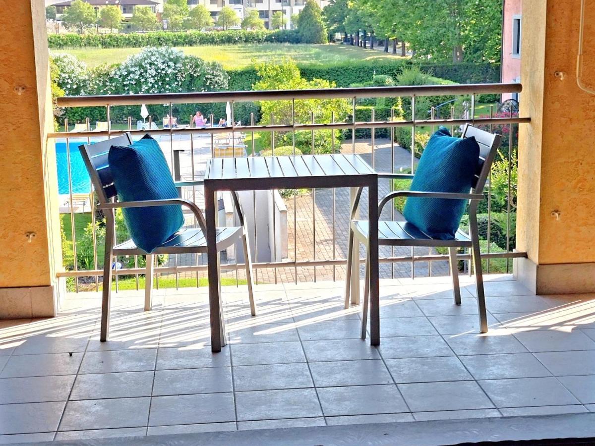 Dolce Blu Sirmione Apartamento Rivoltella del Garda Exterior foto