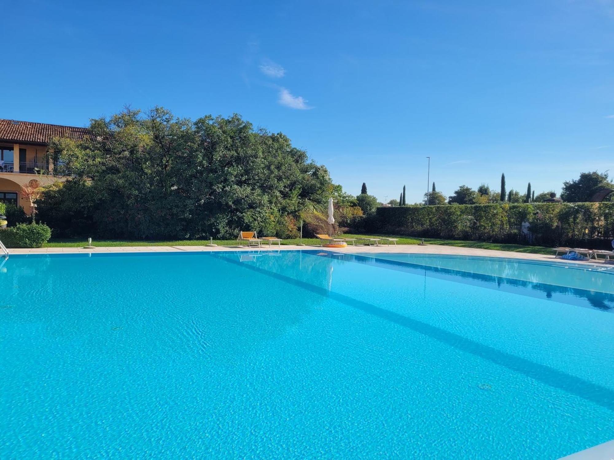 Dolce Blu Sirmione Apartamento Rivoltella del Garda Exterior foto
